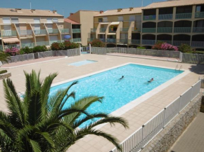 Duplex 6 pers avec piscine, parking privé, clim portable, à 10 min du Vieux Village de Gruissan - FR-1-796-21